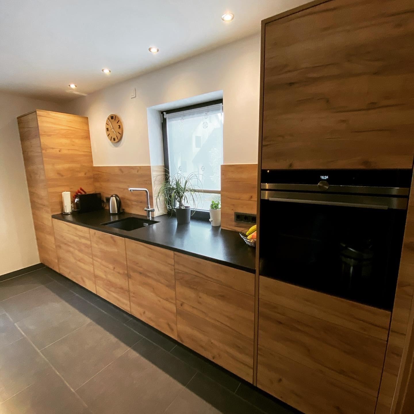 Push to open Küche aus Holz