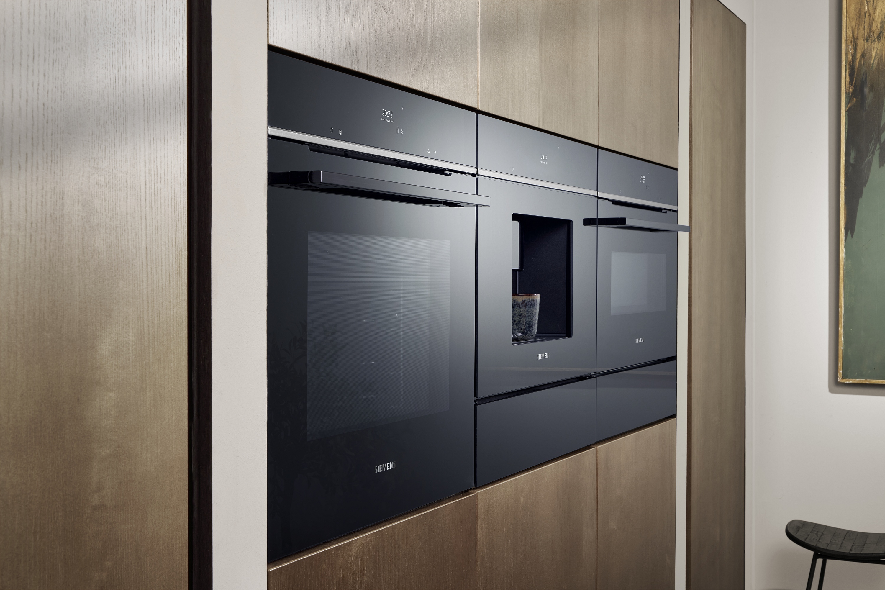 Siemens Einbaugeräte nebeneinander Backofen Kaffeevollautomat Dampfgarer Wärmeschublade