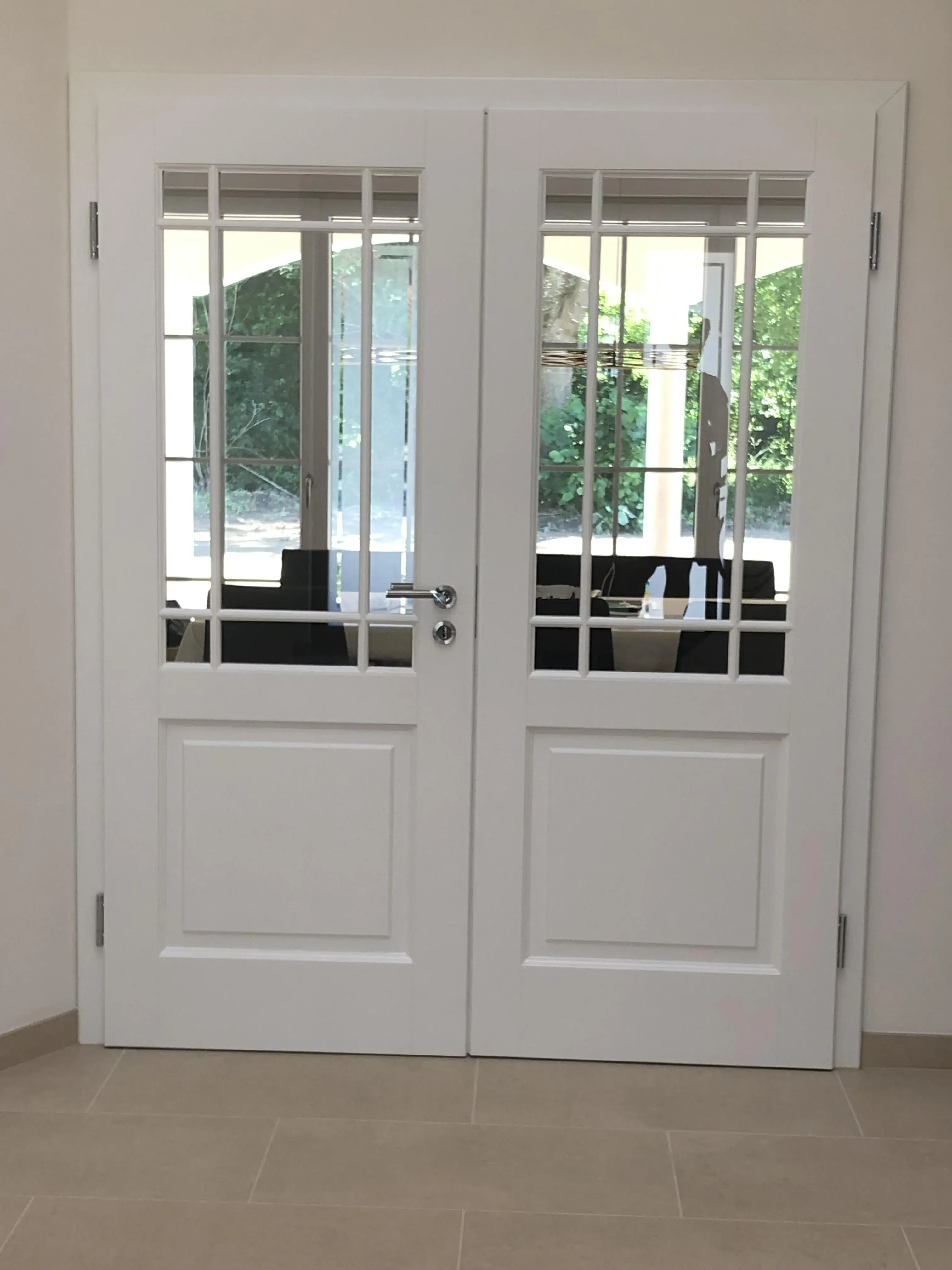 doppelflüglige Innentür im Landhausstil mit Glaseinsatz